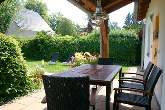 Garten und Terrasse des Ferienhauses